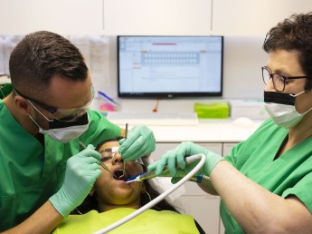 Dentist for large group practice with an eye for professional development