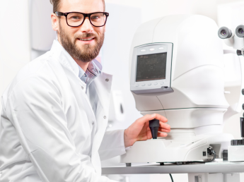 Diagnostic ophthalmologist for an outpatient clinic
