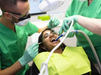 Independent dentist for practice with many patients