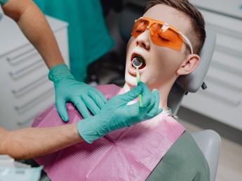 We are seeking for a parttime dentist who likes to work around Brussels with patients with dentures
